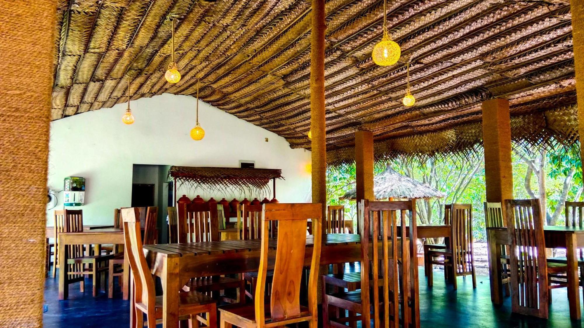 Ceylon Amigos Eco Resort Sigiriya Esterno foto